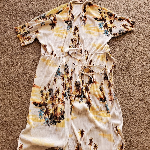 Zara Other - Zara Textured Aloha Cover Up